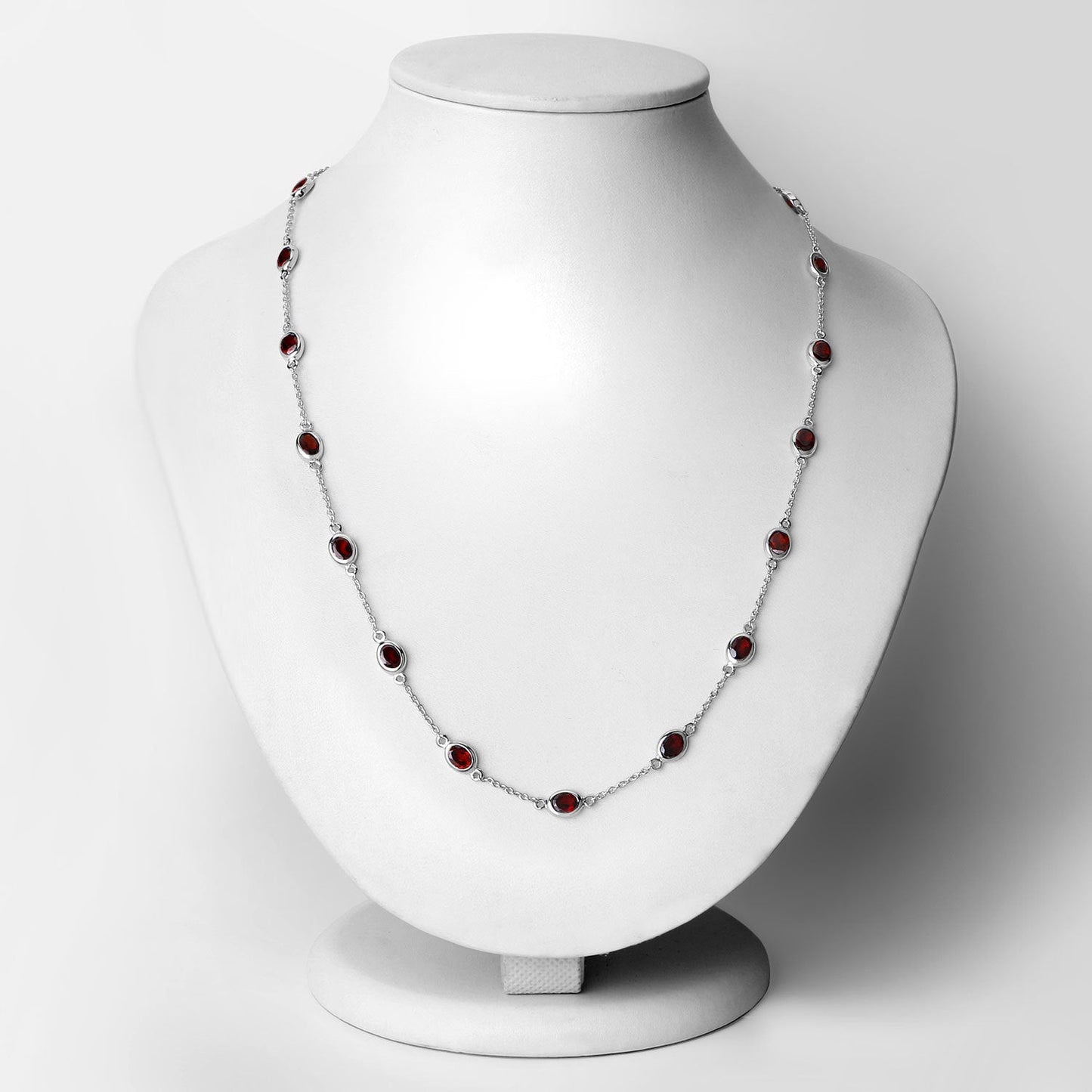 Collar de Granate Genuino de 8.10 Quilates en Plata Esterlina .925
