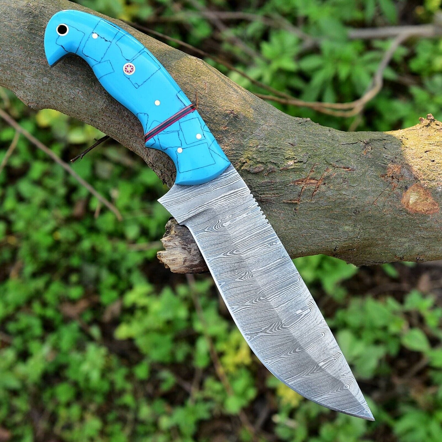 Artisan Crafted Damascus Steel Hunting Knife – 10-Inch Blade with Stylish Resin Handle and Leather Sheath - Korvel