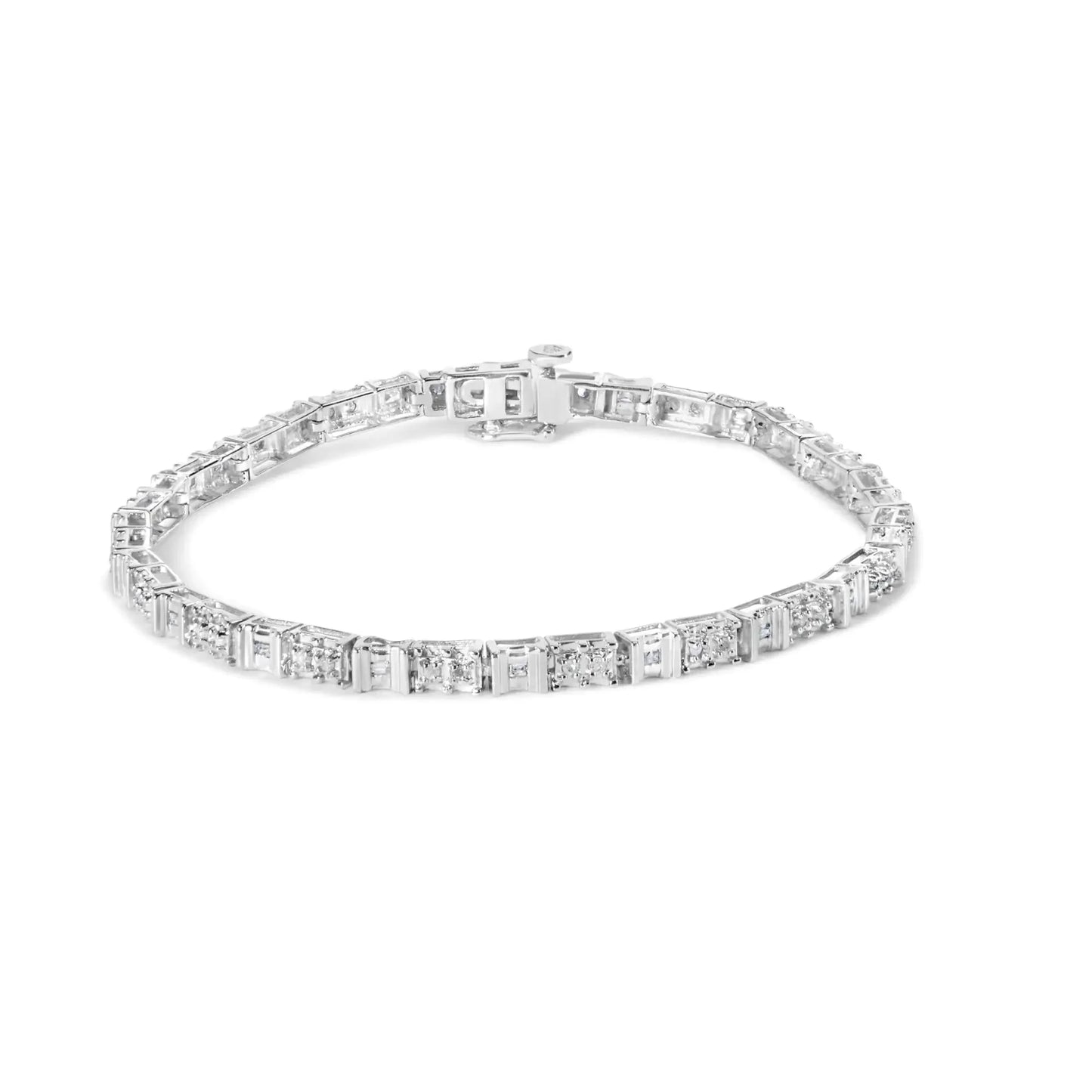 Bracelet en or blanc 10K avec diamants en alternance - 1/2 cttw