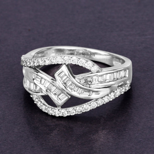 Anillo Cruzado de Diamante Blanco de 0.72 Quilates en Oro Blanco de 14K