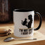 Je ne suis pas célibataire : J'ai des chats. Tasse en silhouette de femme amoureuse des chats