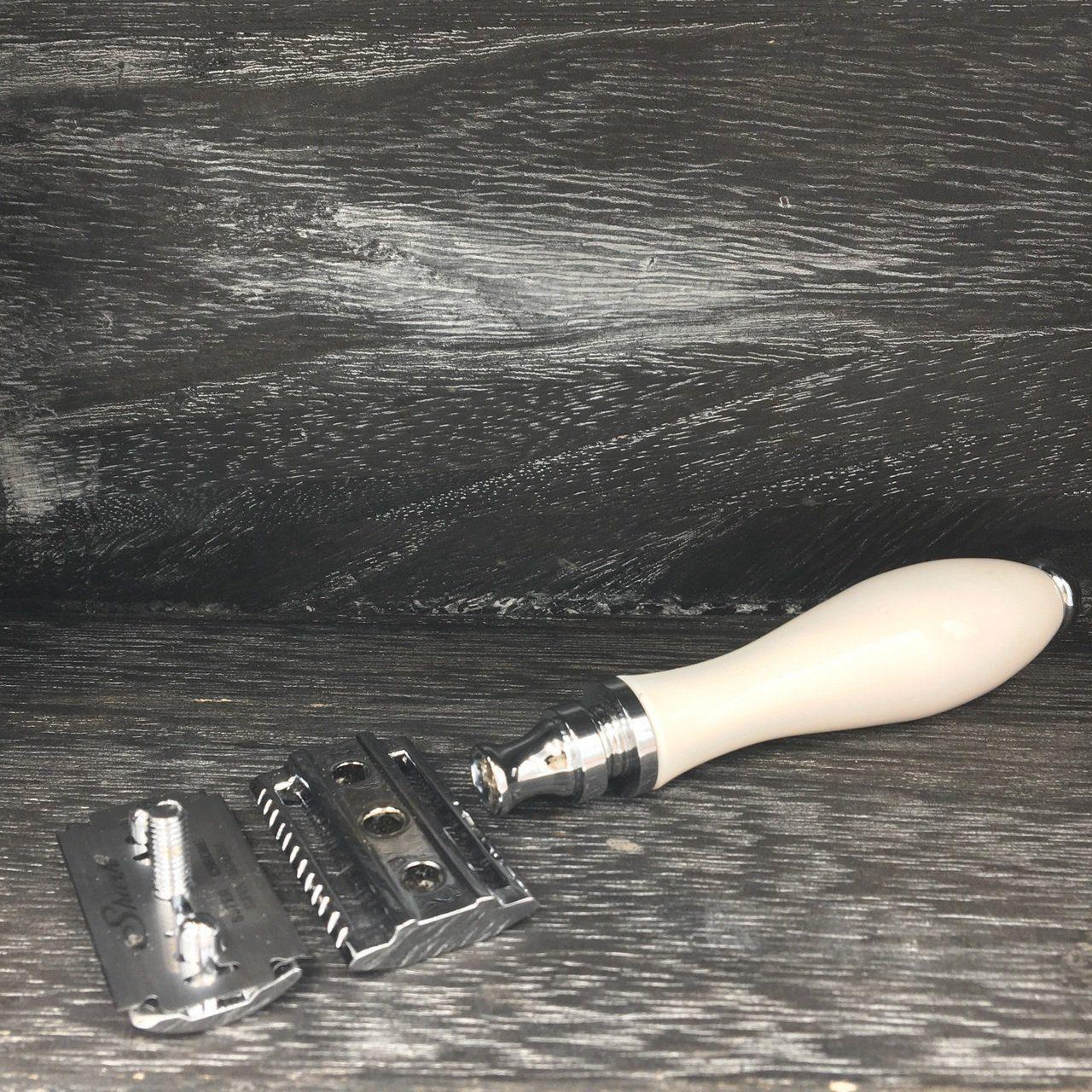 Razor de Seguridad Parker 111W con Mango de Resina Blanca