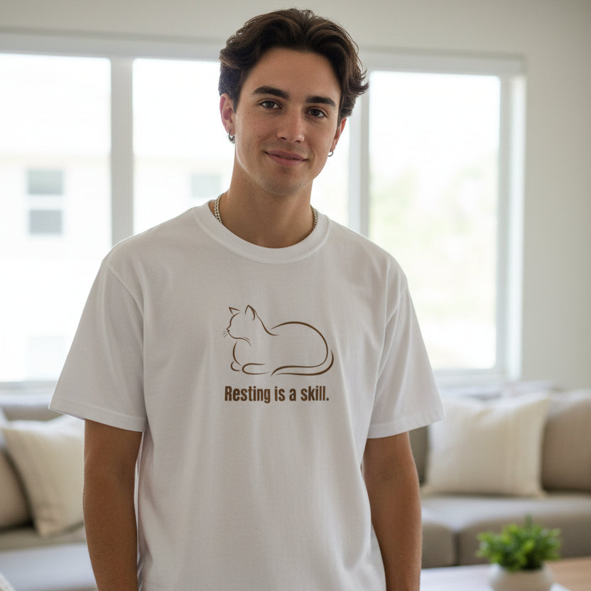 Camiseta de gato 'Descansar es una habilidad'