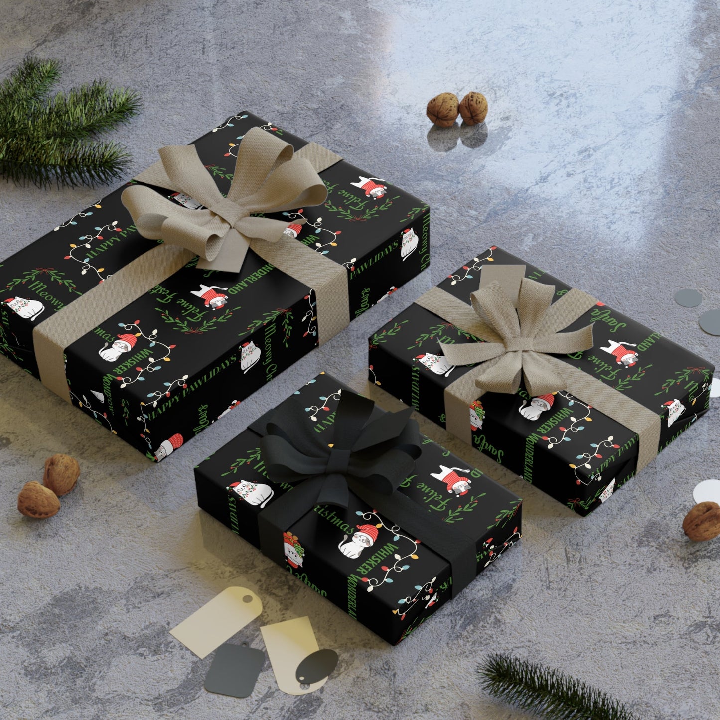 Rouleau de papier cadeau de Noël avec des jeux de mots sur les chats pour les célébrations des fêtes