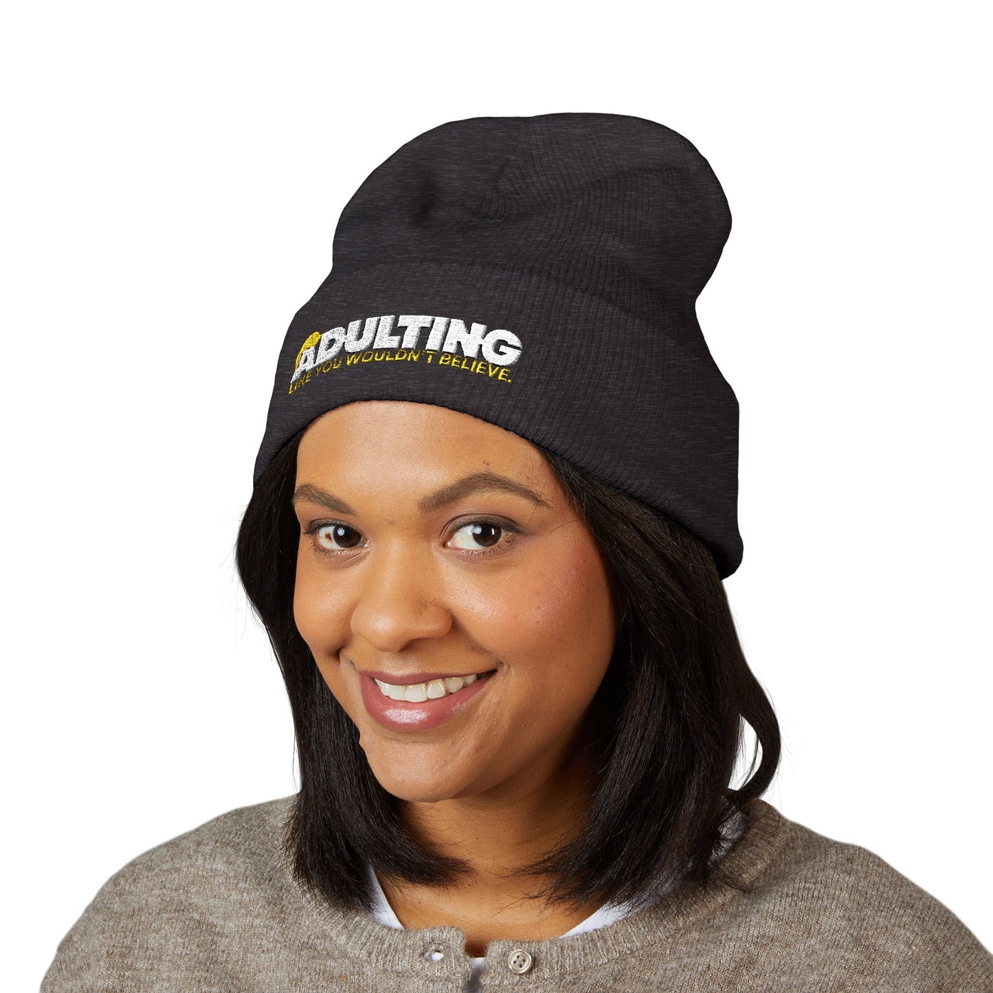 Adulting, comme vous ne le croiriez pas – Bonnet tricoté à revers