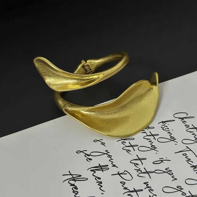Metal leaf shaped flower bracelet bracelet - Korvel
