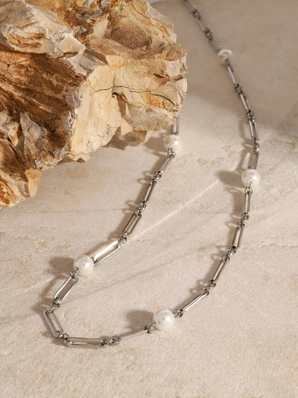 Collar de Cadena de Perlas de Acero Inoxidable Elegante