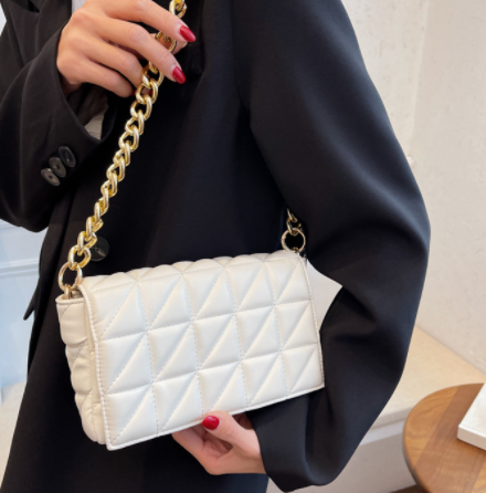 Elegante bolso de hombro pequeño verde con solapa y cadena de metal