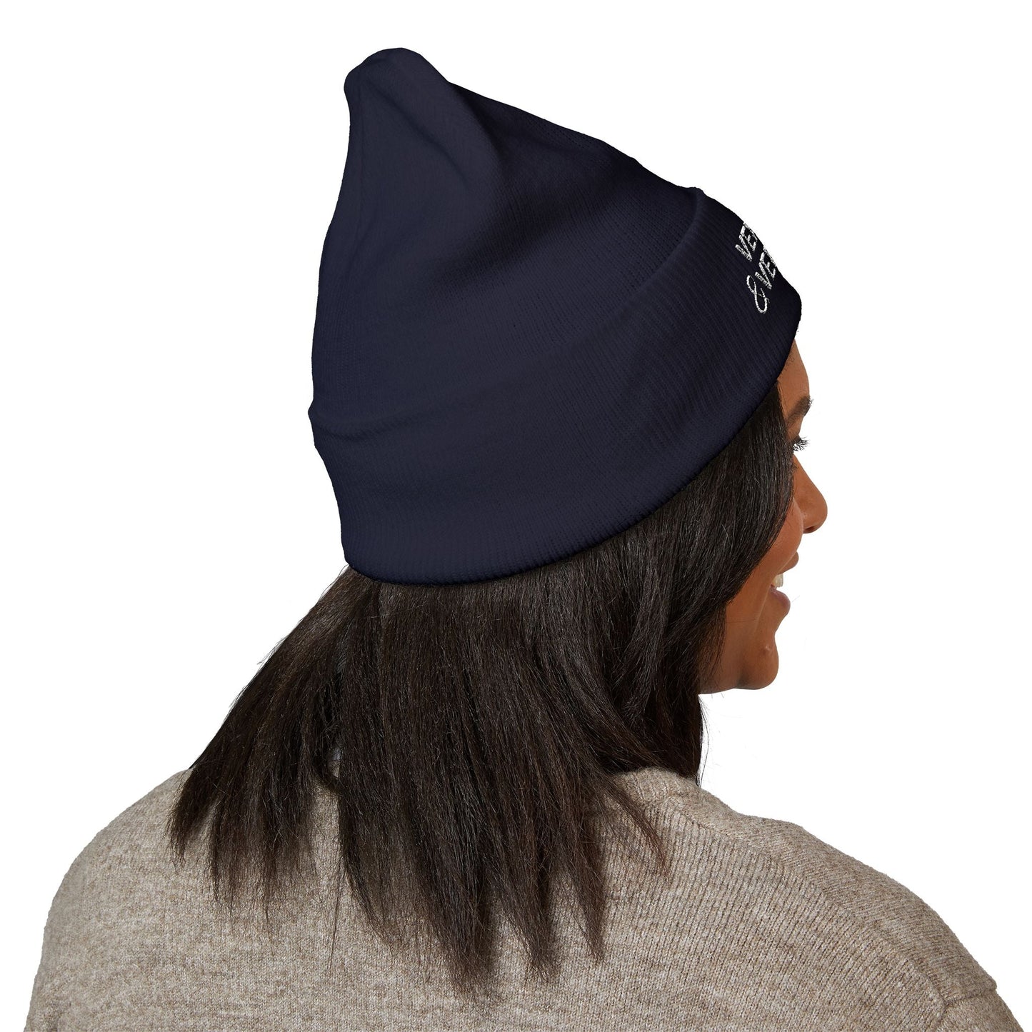 Bonnet tricoté brodé très légal et très cool