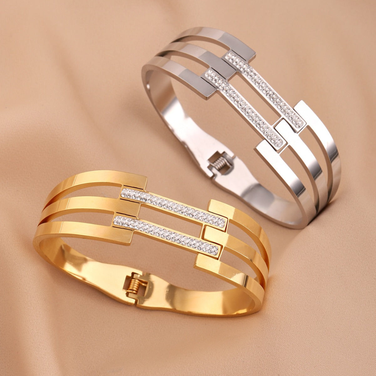 Hollow out Bracelet Stainless Steel Female Style Bracelet Geometric Circle Hollow out Handpiece - Korvel