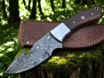 Bloodtrail – Premium Damascus Steel Hunting Knife - Korvel
