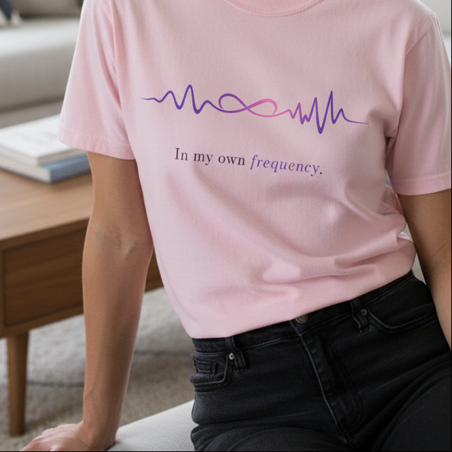 En Mi Propia Frecuencia – Camiseta de Concienciación sobre la Epilepsia