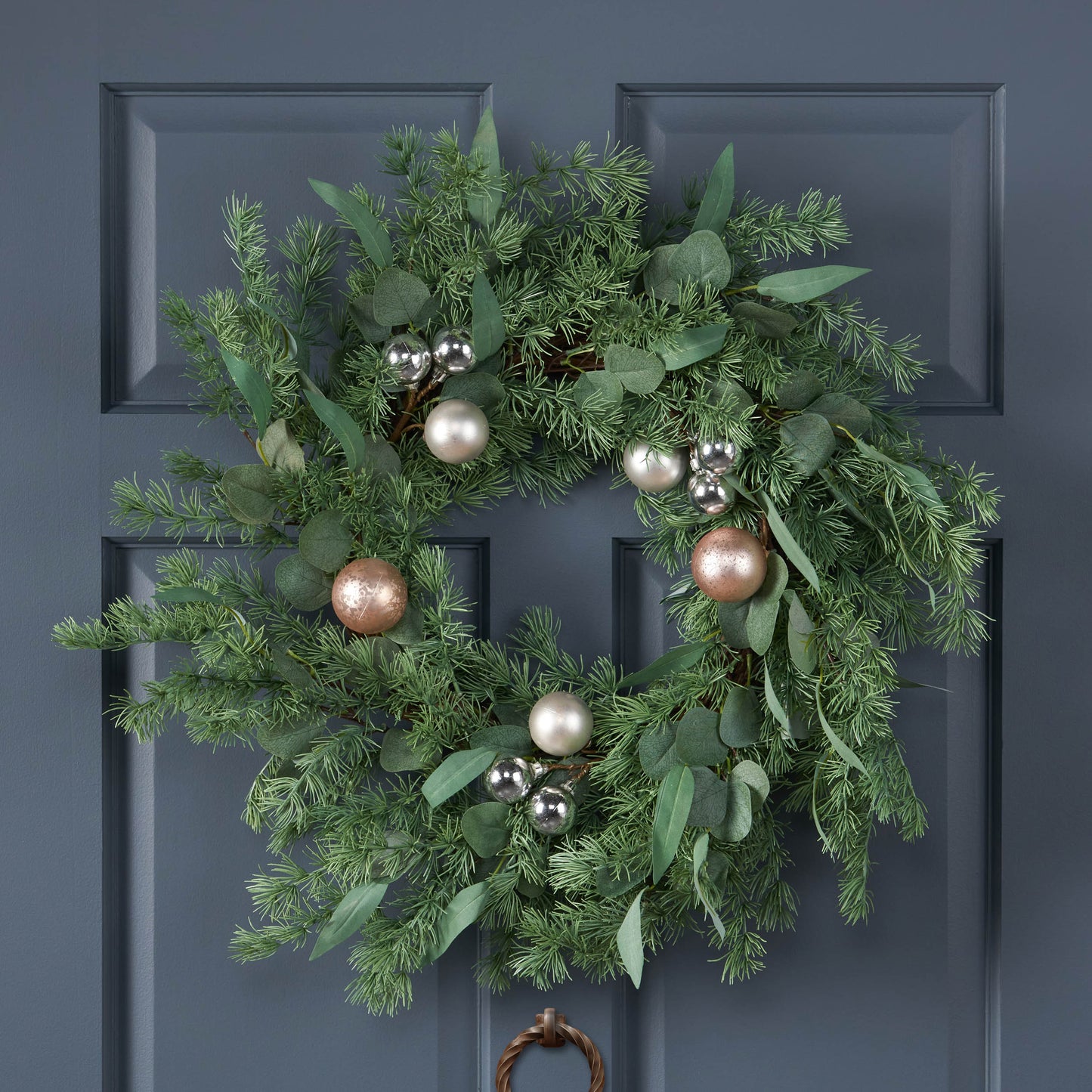 22" BERRY/EUCALYPTUS/PINECONE WREATH - Korvel