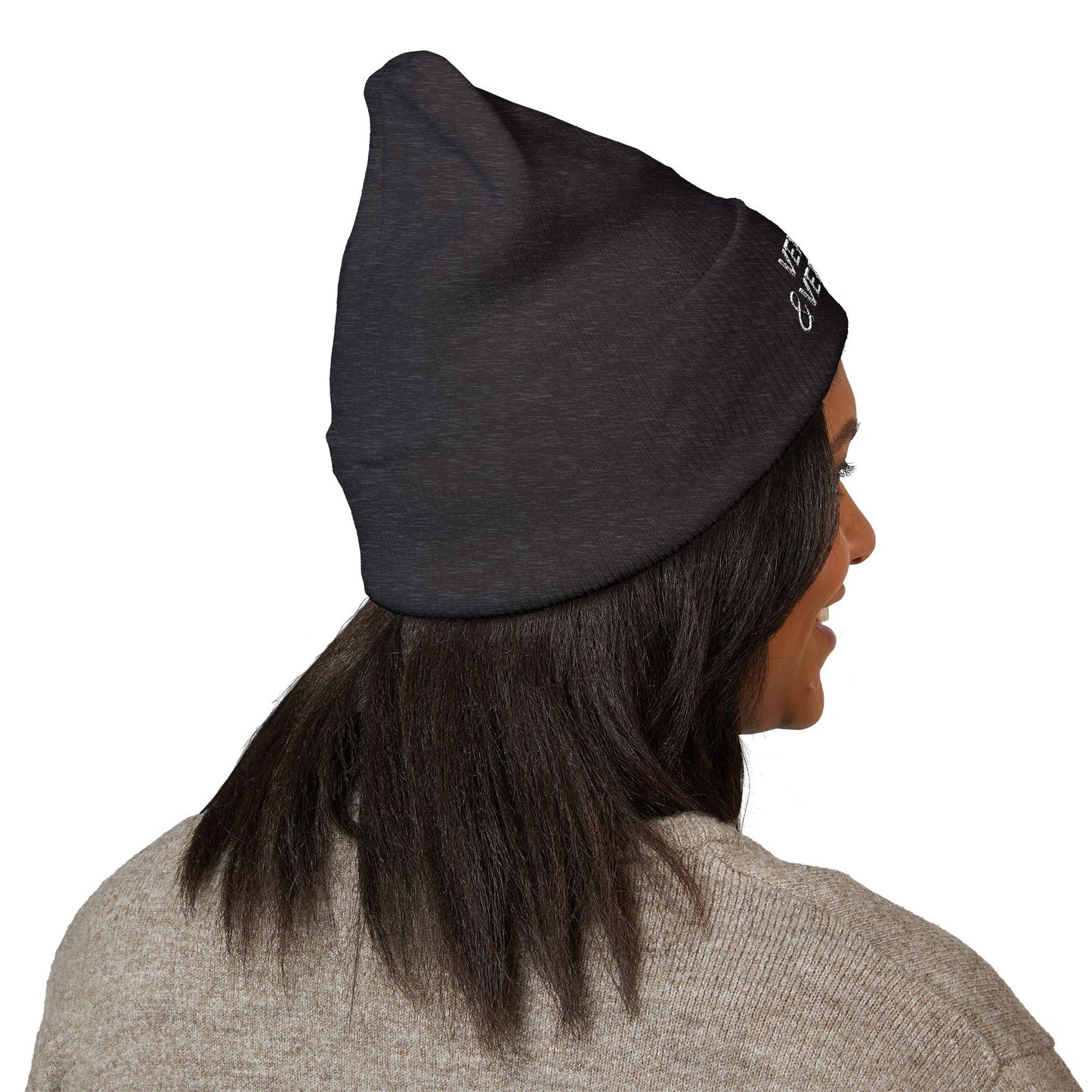 Bonnet tricoté brodé très légal et très cool
