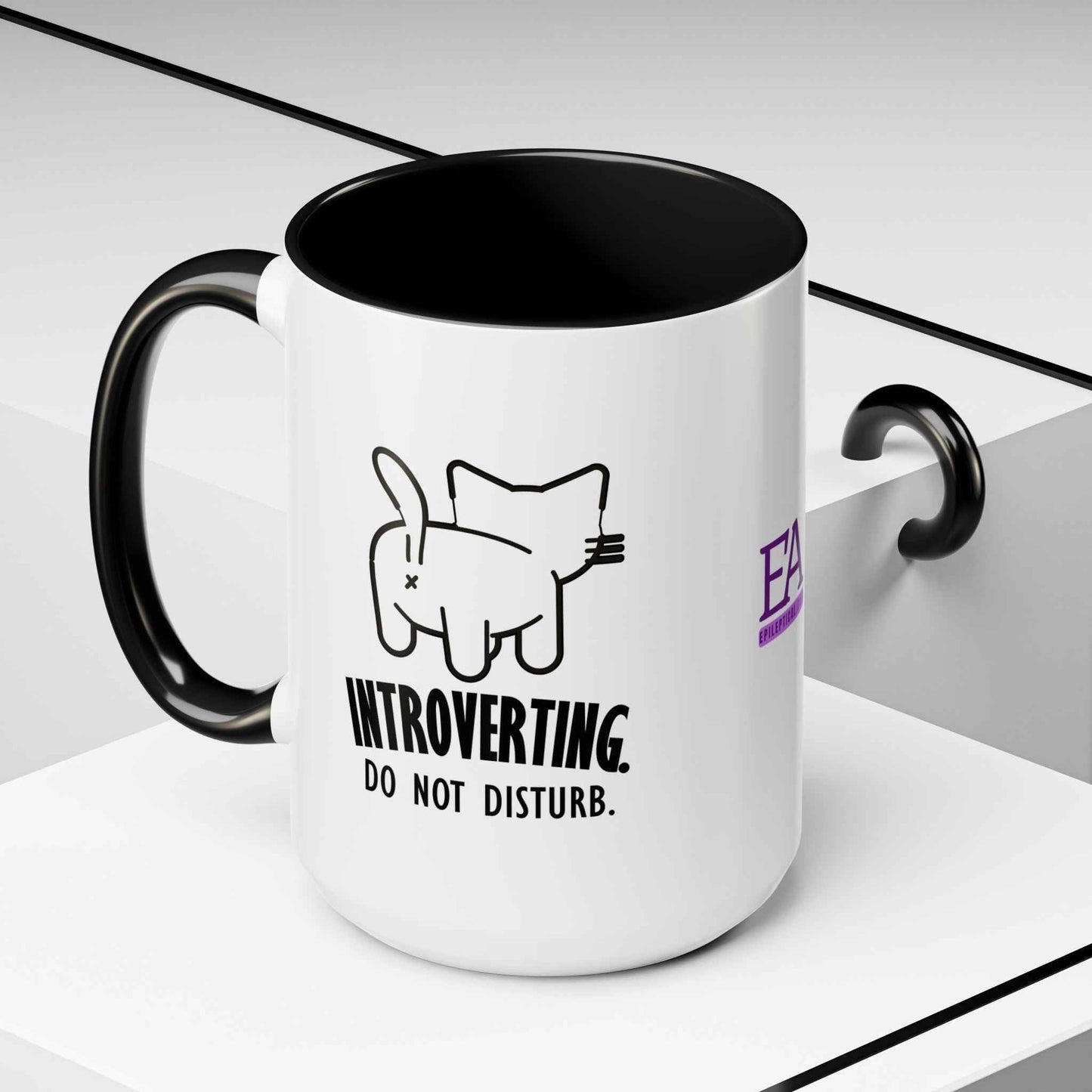 Introvertido. No molestar. Taza de café de gato en dos tonos