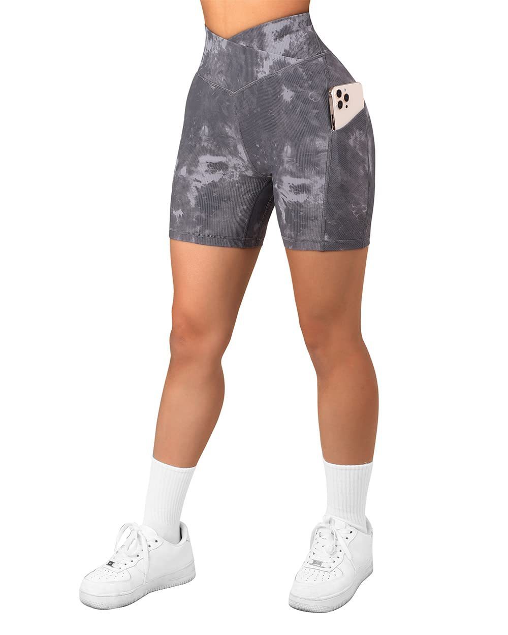 Shorts de sport croisés pour femmes avec ceinture et poches