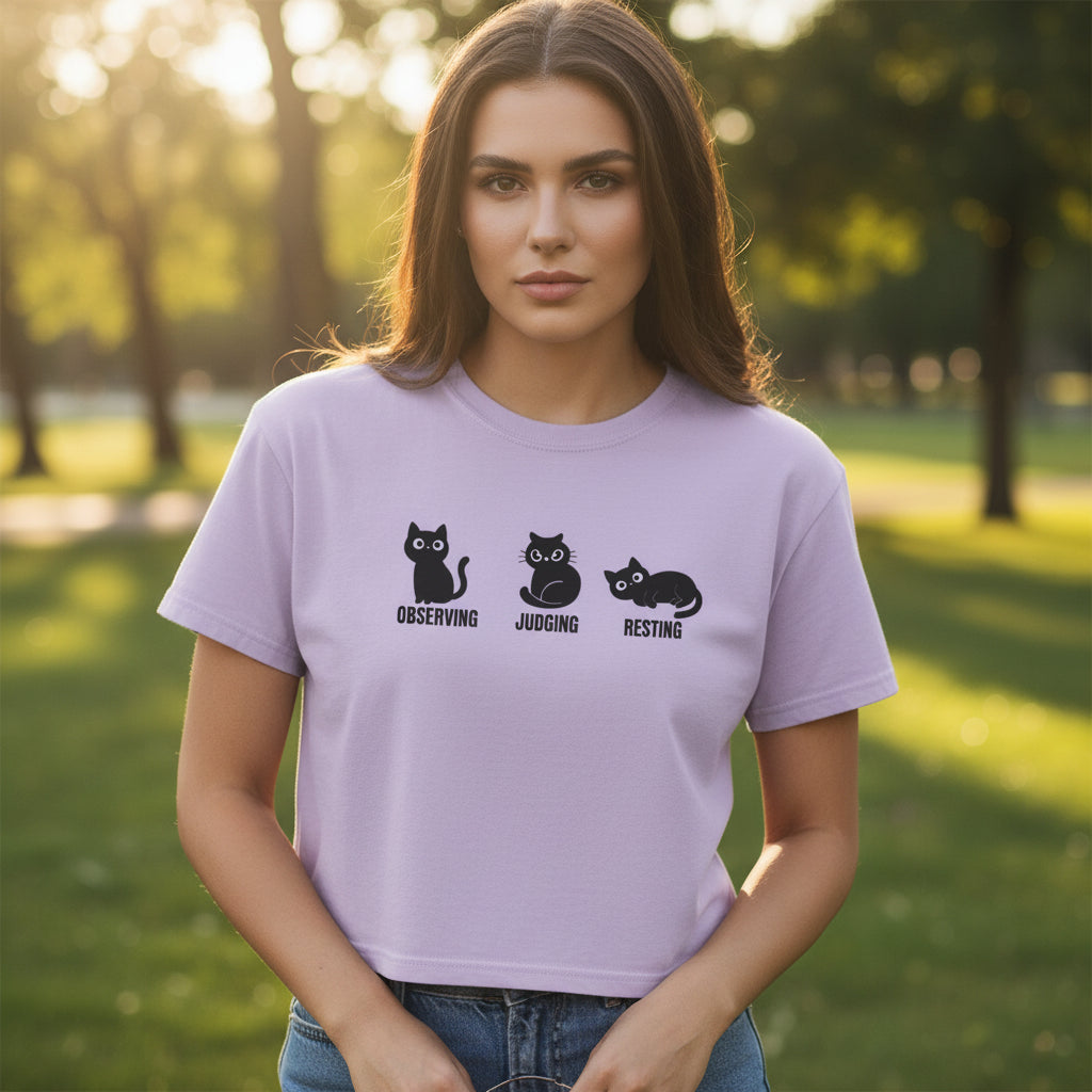 T-shirt Boxy Cropped Chat Observateur Juge Reposant
