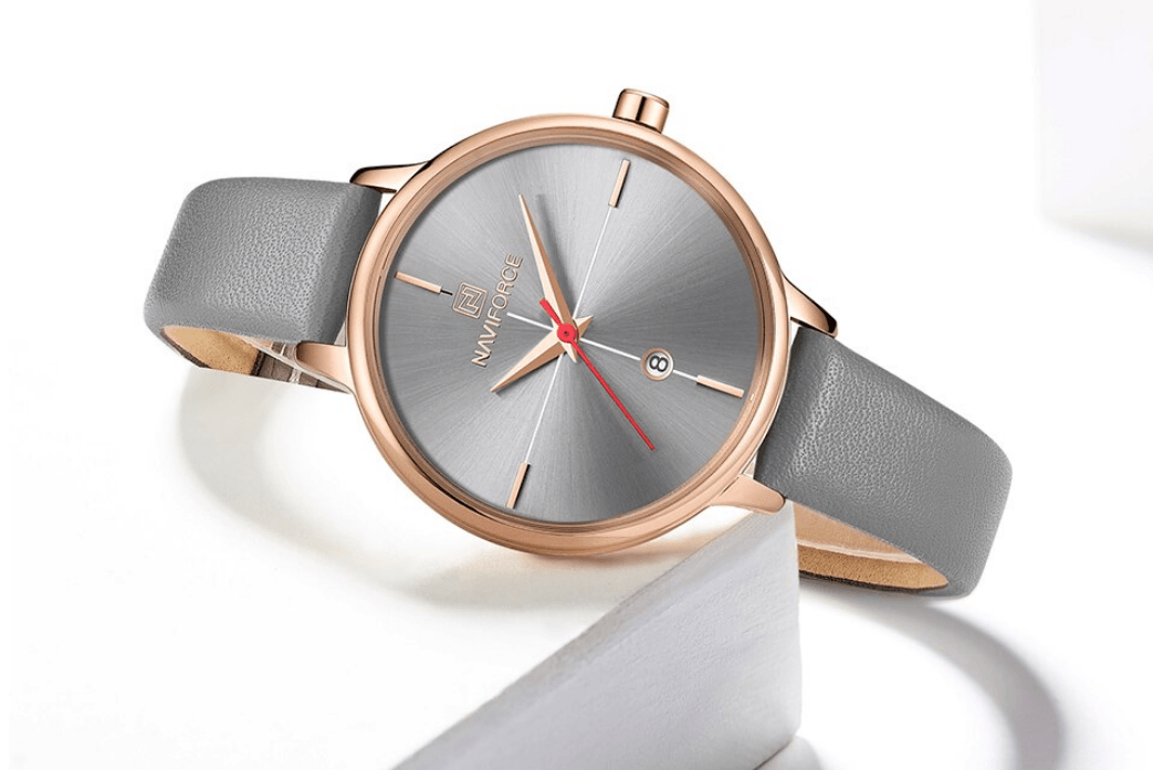 Montre de Luxe pour Femme avec Bracelet en Cuir et Boîtier en Acier