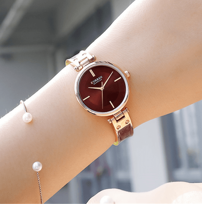 Montre en acier inoxydable élégante pour femmes avec bracelet en céramique