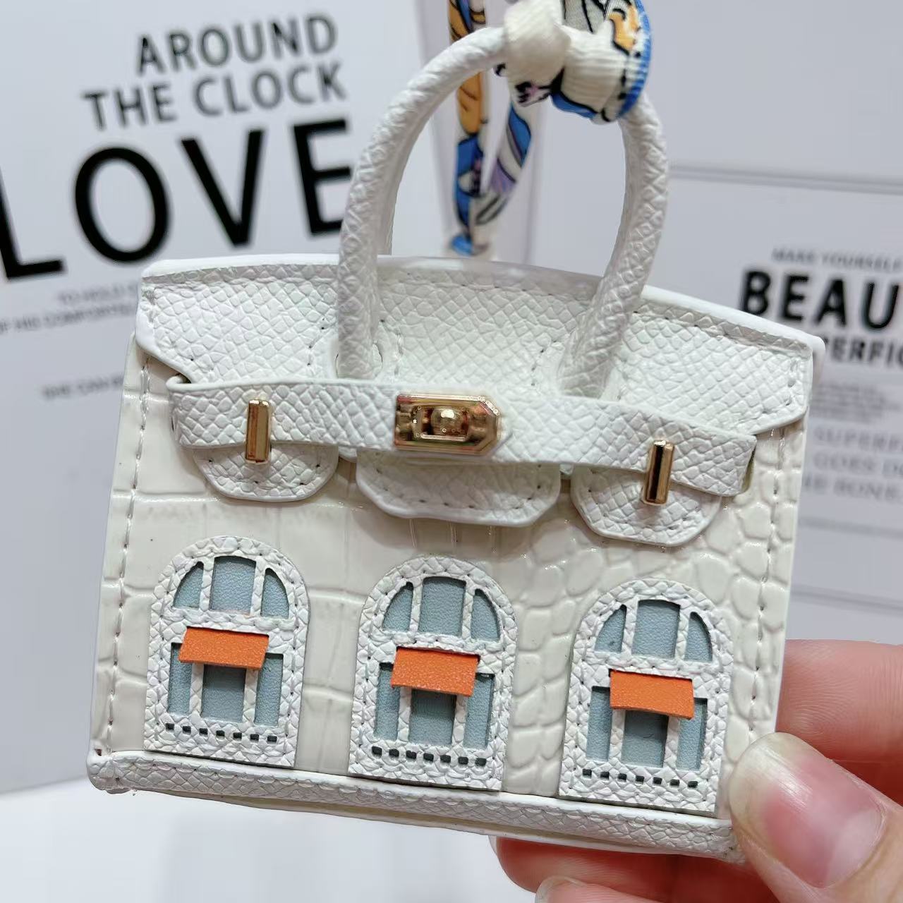 Small house bag mini window pendant headphone bag lipstick car key backpack backpack decoration - Korvel