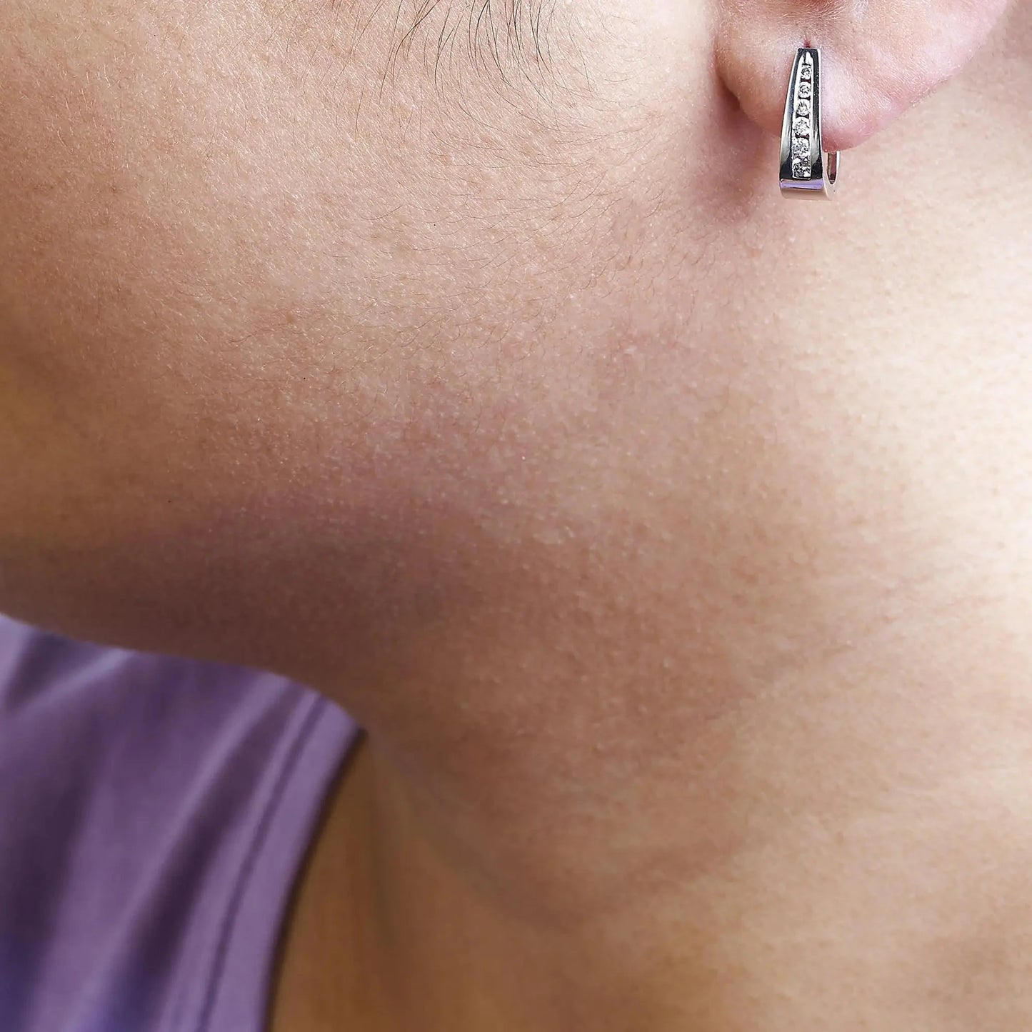 Boucles d'oreilles créoles en diamant serti à canal en or 14K