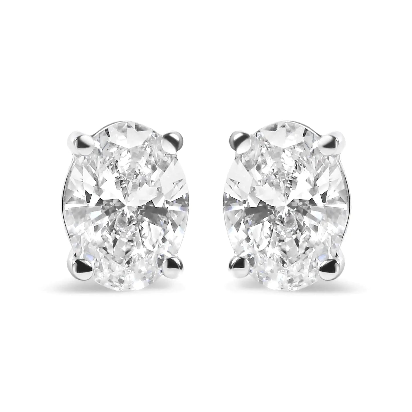 Pendientes de Stud Solitario de Diamante Ovalado Creado en Laboratorio de Oro Blanco de 14K