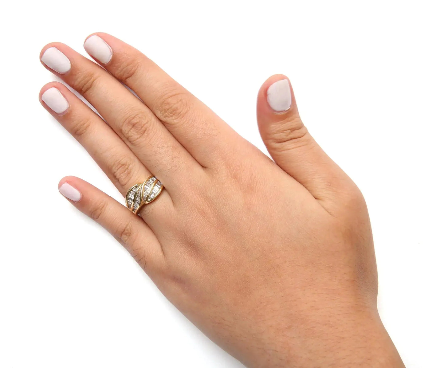 Bague en Or Jaune 14K avec Diamants en Canal en Forme de Tourbillon