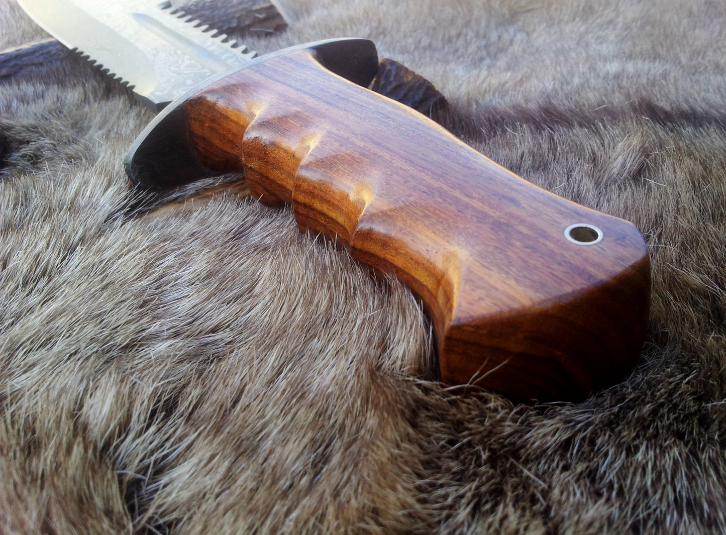 Ultimate Ranger Survival Bowie Knife - Handcrafted Damascus Steel & Elegant Rosewood - 15 Inches - Korvel