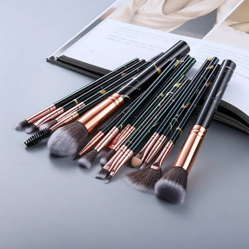 Ensemble de pinceaux Glamour de 15 pièces pour une application de maquillage parfaite