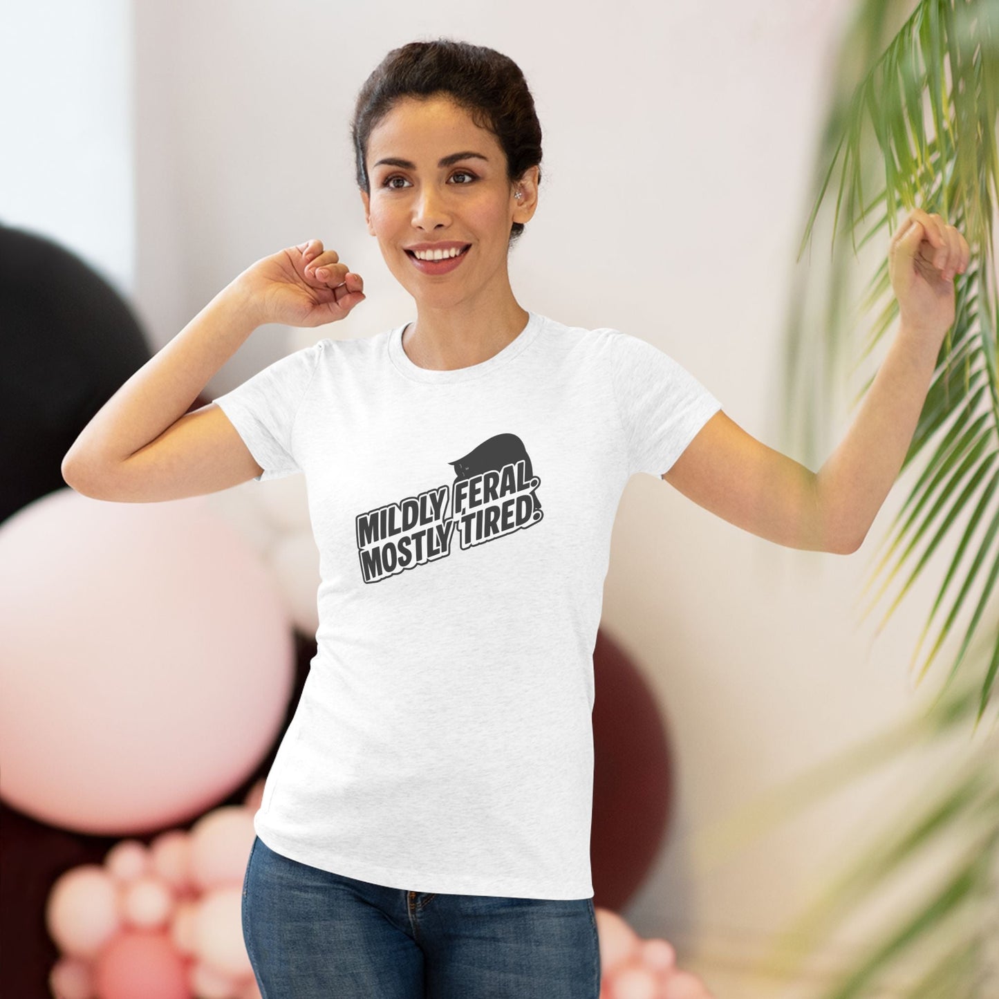 T-shirt slim fit chat légèrement sauvage et principalement fatigué