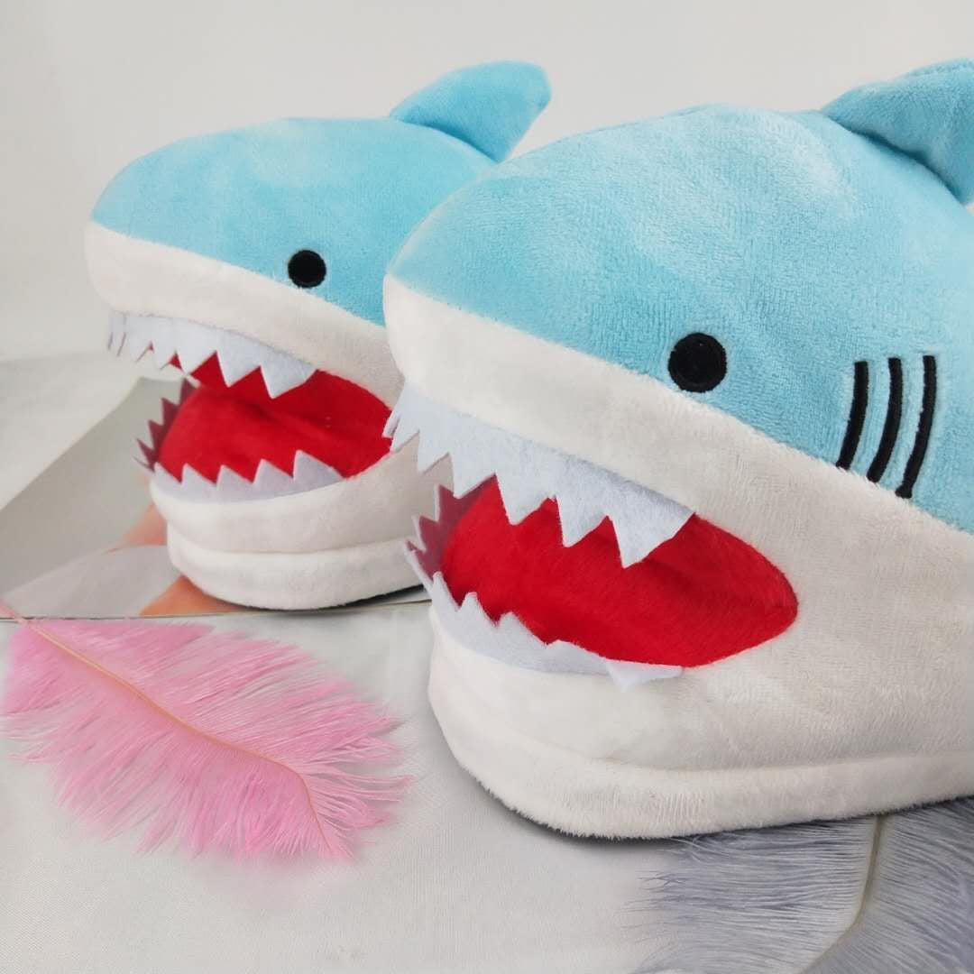 Zapatillas de casa de felpa Warm Shark para mujer
