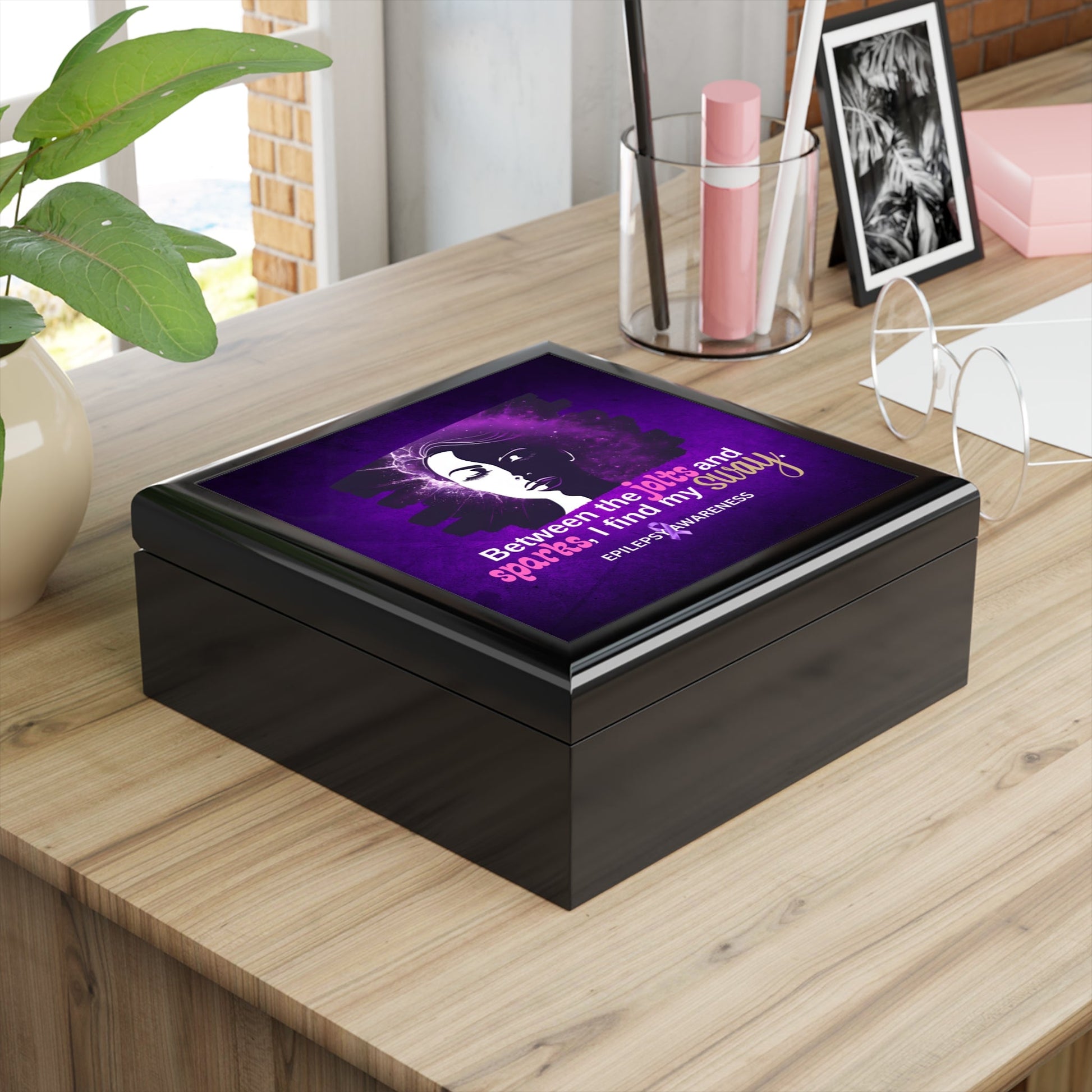 Elegant Sway Jewelry Organizer Box - Korvel