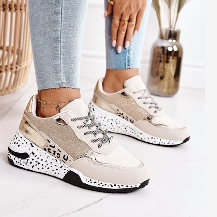 Baskets à talon compensé à lacets décontractées