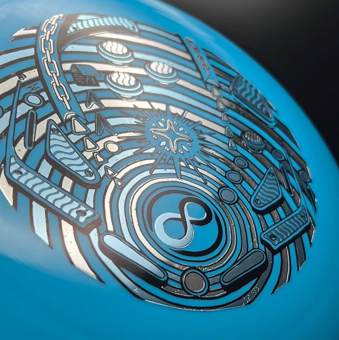 Reina del Torneo - Disco Triple Foil Infinite Pinball