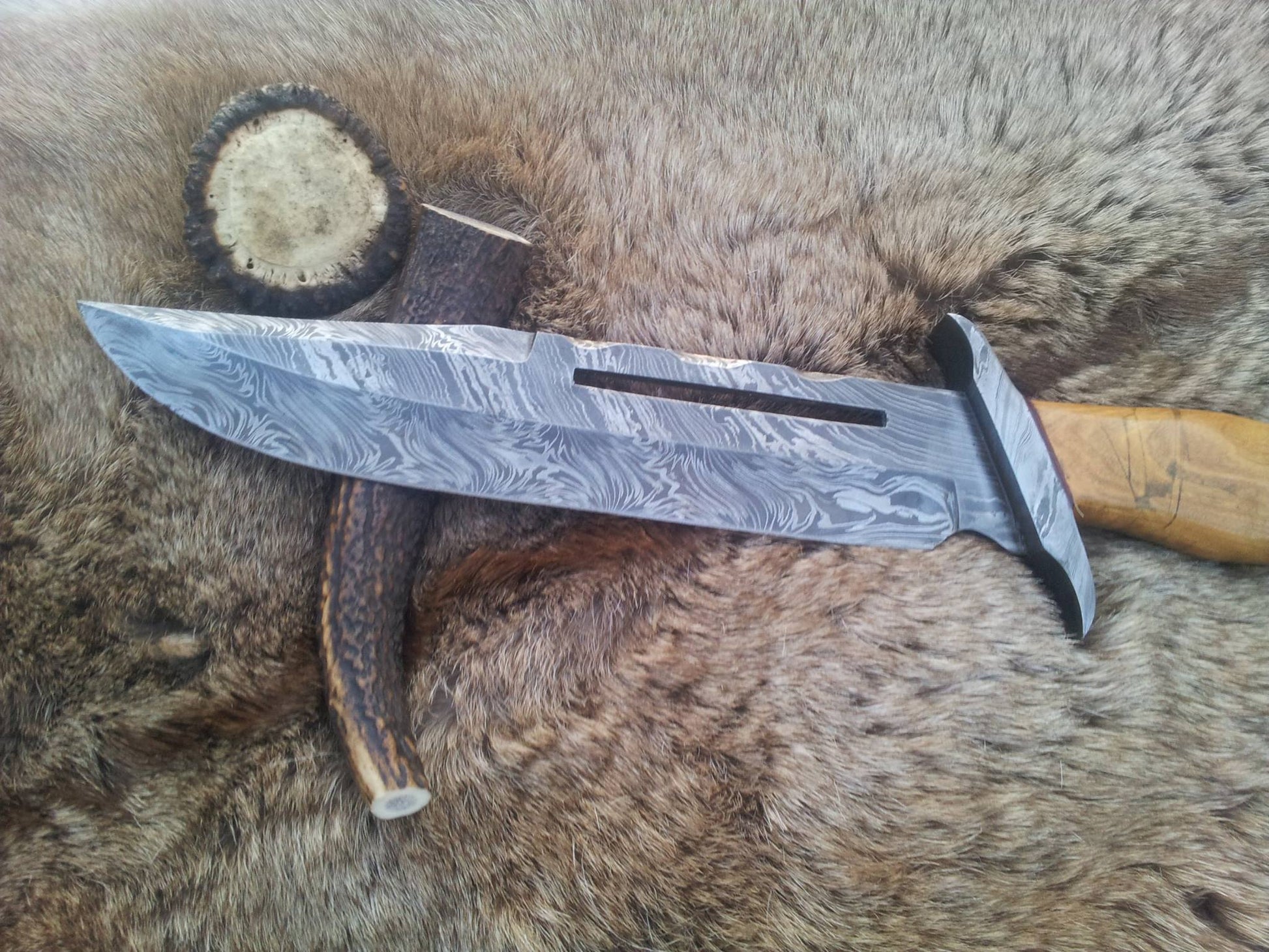 Premium Custom Damascus Bowie Knife with Olivewood Handle - Korvel