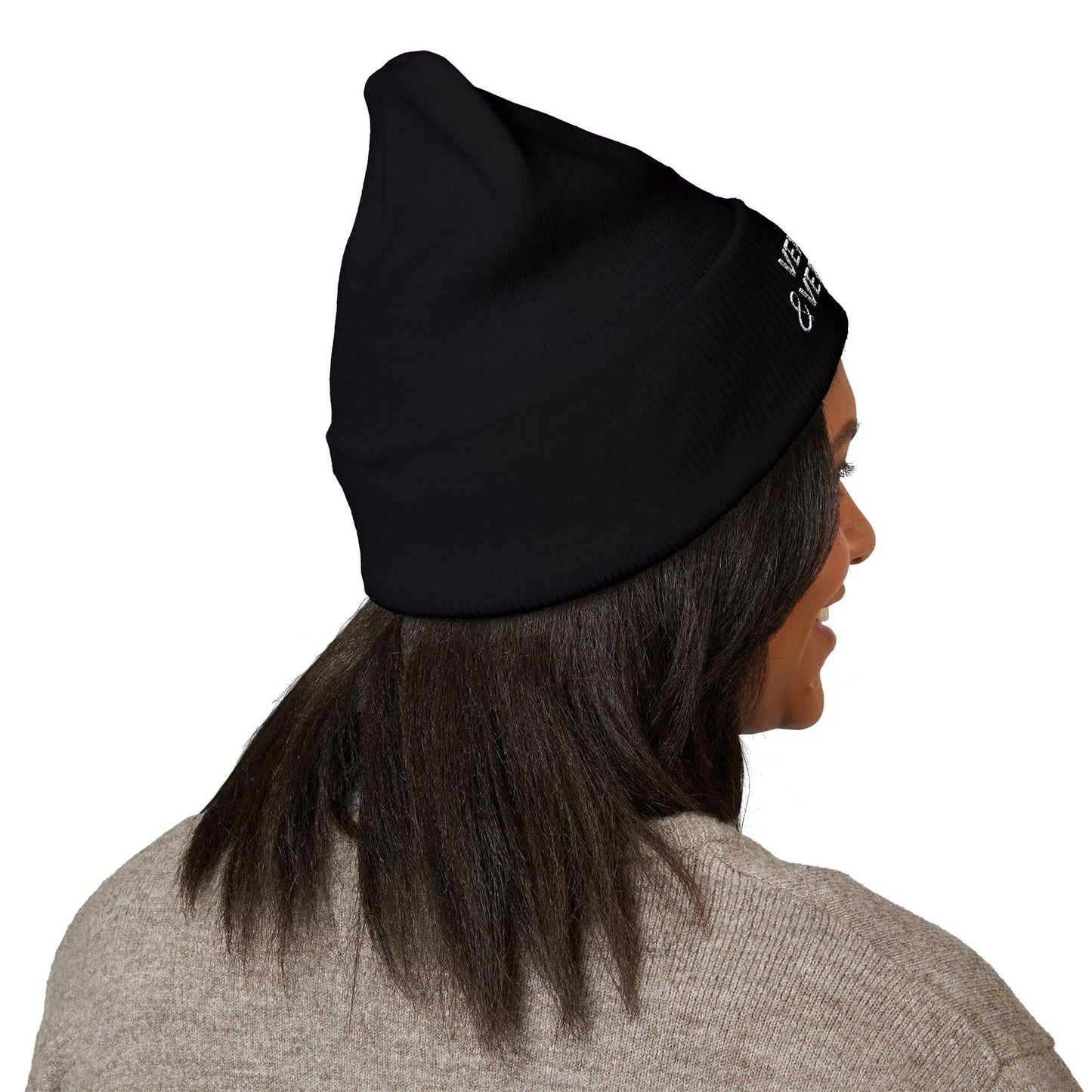 Bonnet tricoté brodé très légal et très cool