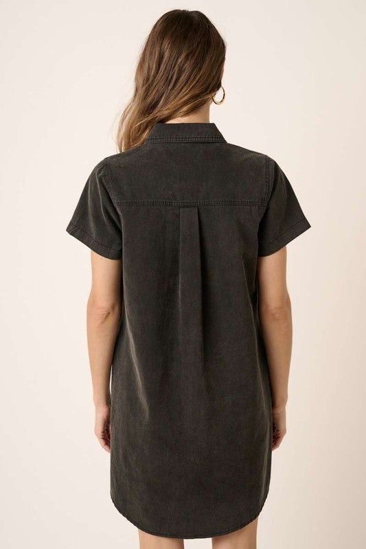 Robe Chemise à Manches Courtes avec Détails de Bouton et Col