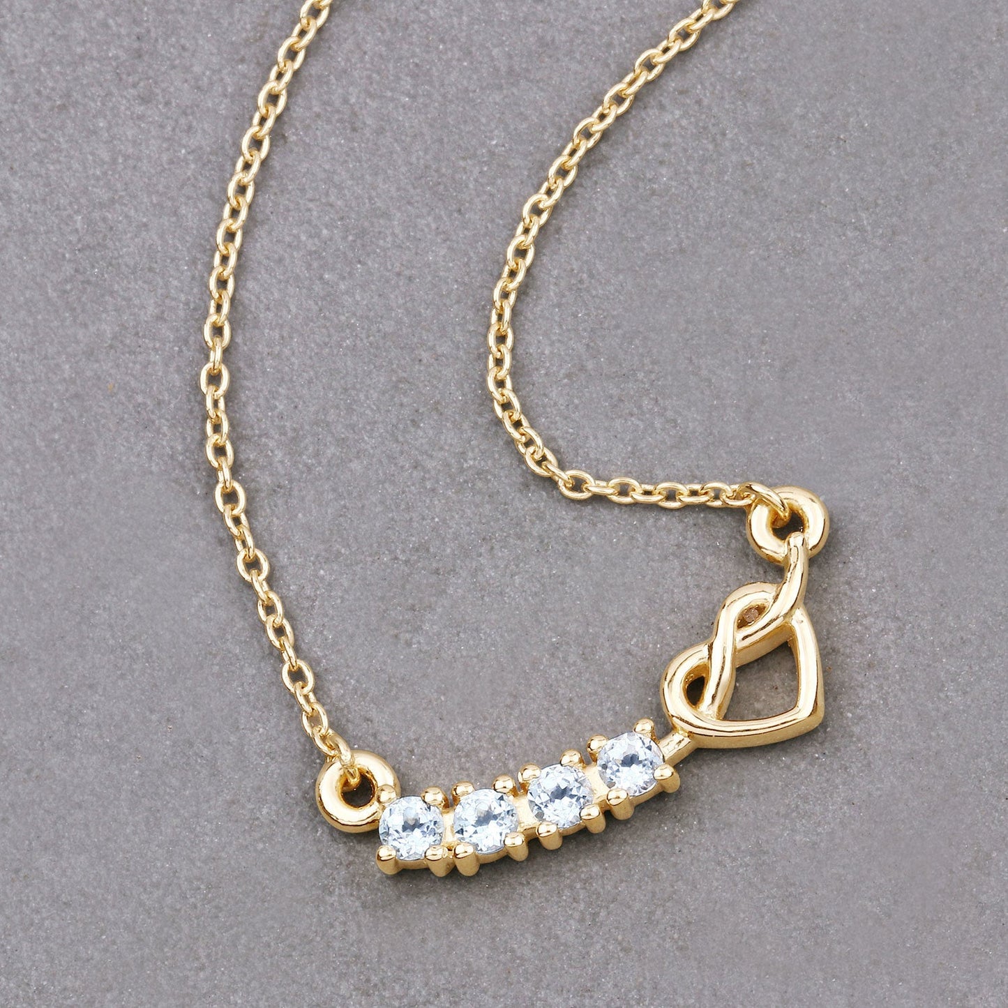 Collier en argent sterling avec aquamarine véritable de 0,24 carat