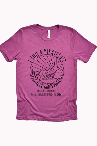I Run a Pirateship 1772 Unisex T-Shirt - Korvel