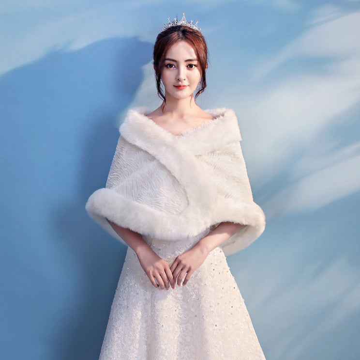 Bride's wedding dress fur shawl women's warm white cloak cheongsam jacket red cloak - Korvel