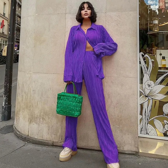 Conjunto de Dos Piezas de Manga Larga para una Elegancia Moderna