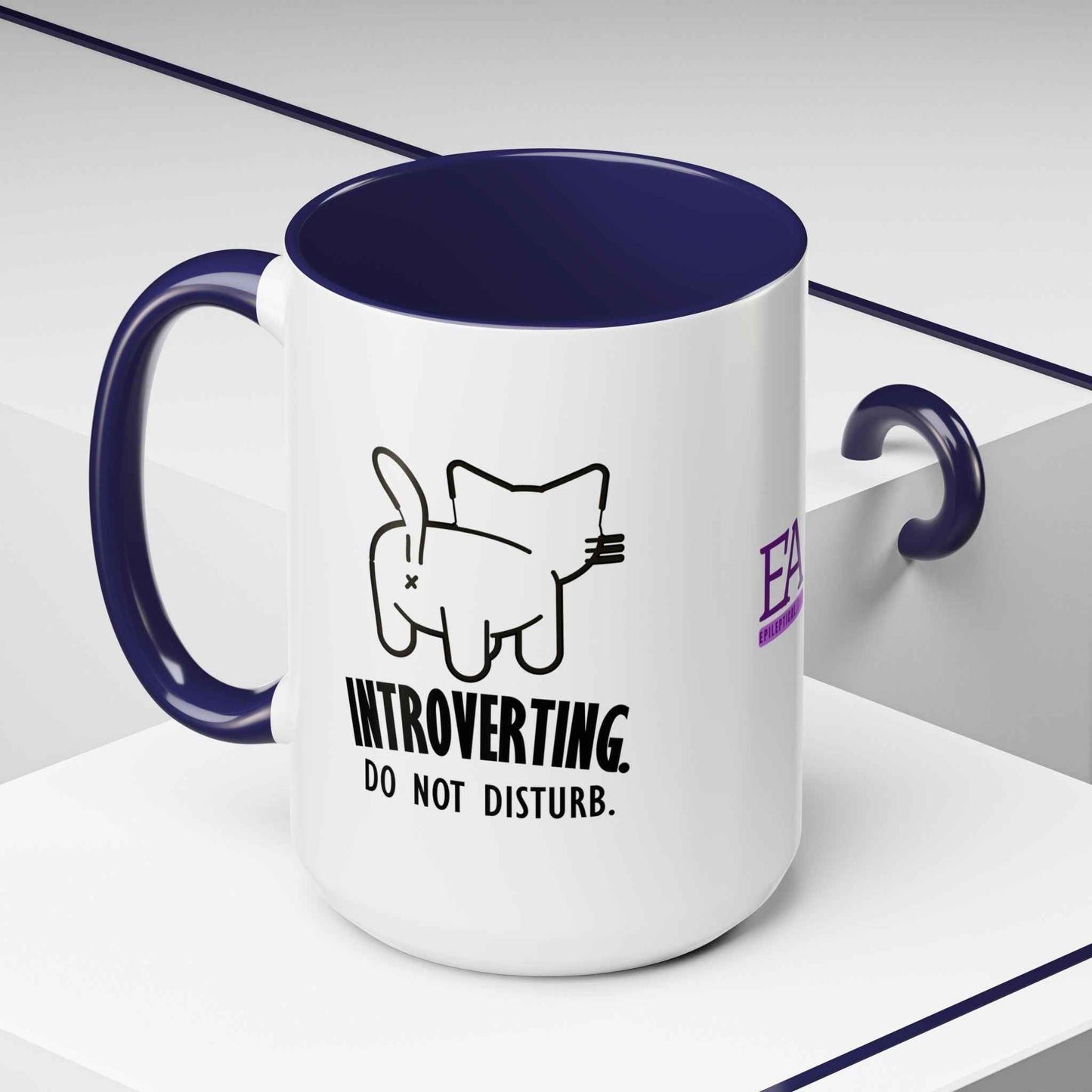 Introvertido. No molestar. Taza de café de gato en dos tonos