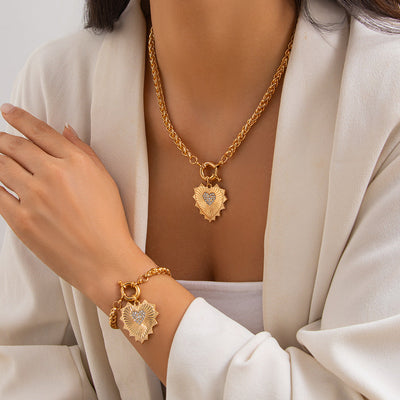 Diamond Heart-Shaped Pendant Necklace - Light Luxury Style