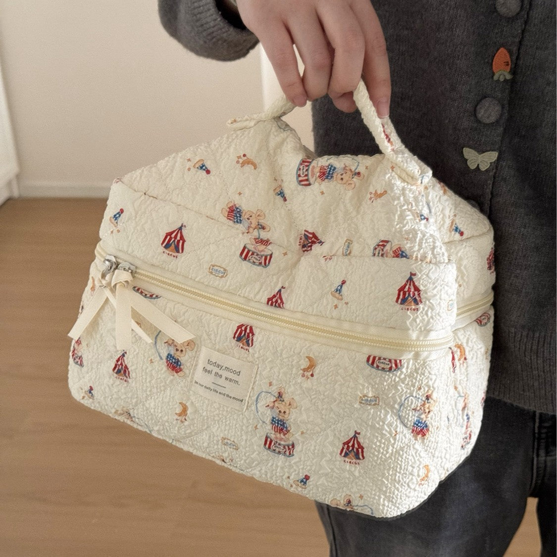 Rabbit Paradise Large-Capacity Makeup Bag