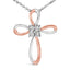 Collar con colgante de cruz de plata esterlina con acento de diamante chapado en oro rosa de 10K