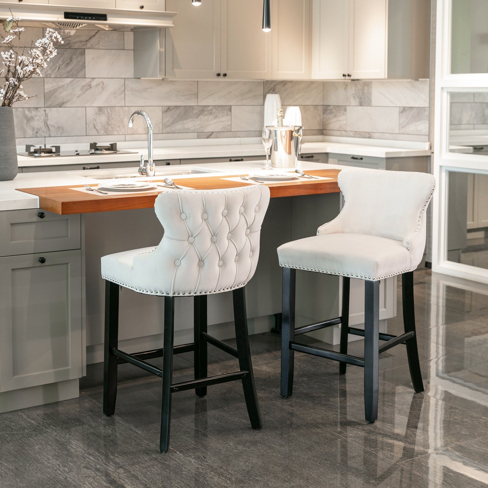 Velvet padded wing back bar stool with button tuft decoration and wooden leg chrome nail head decoration 2-piece set (beige) - Korvel