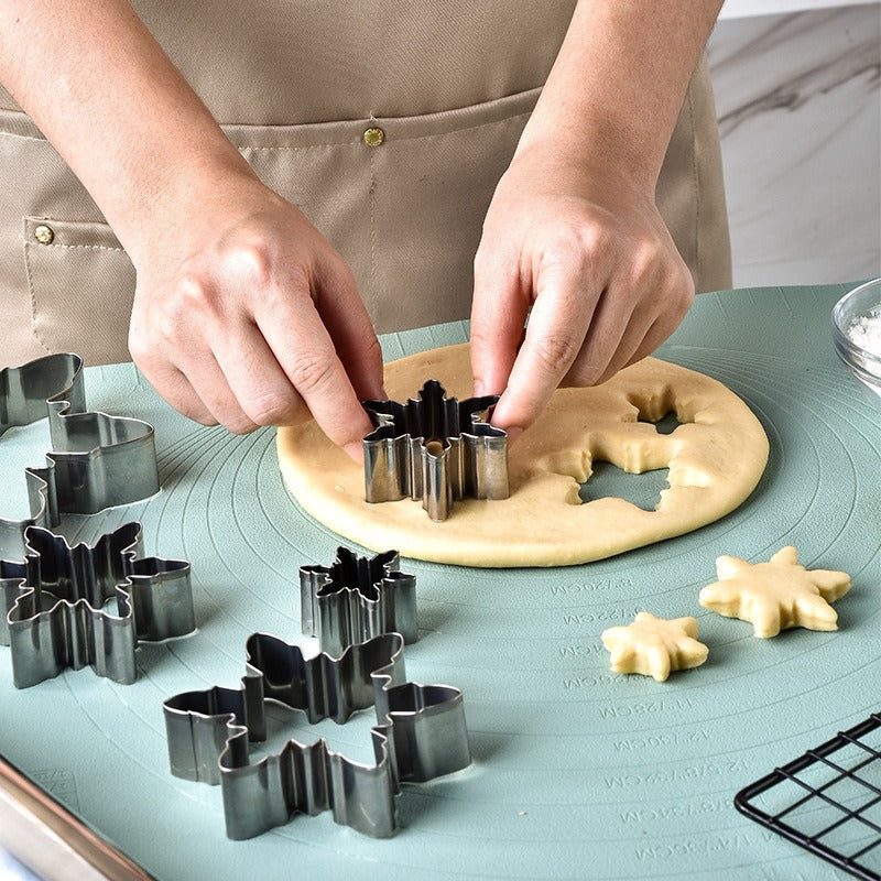 Christmas snowflake biscuit mold stainless steel snowflake three-dimensional biscuit mold biscuit cut into 10 pieces set - Korvel