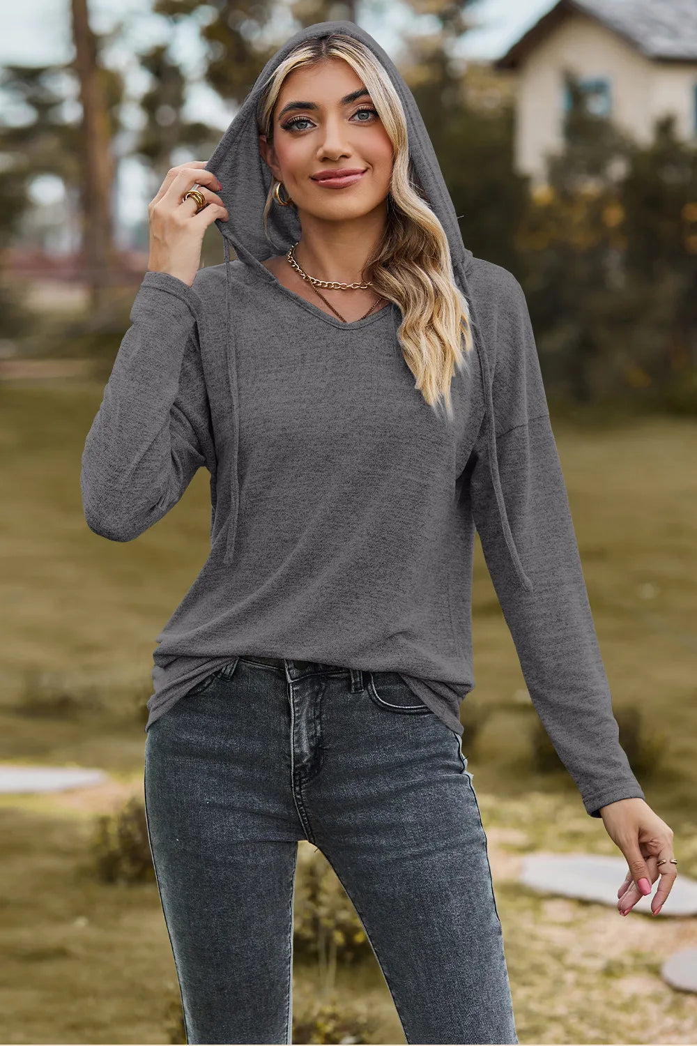 Camiseta con Capucha y Hombros Caídos con Cordón