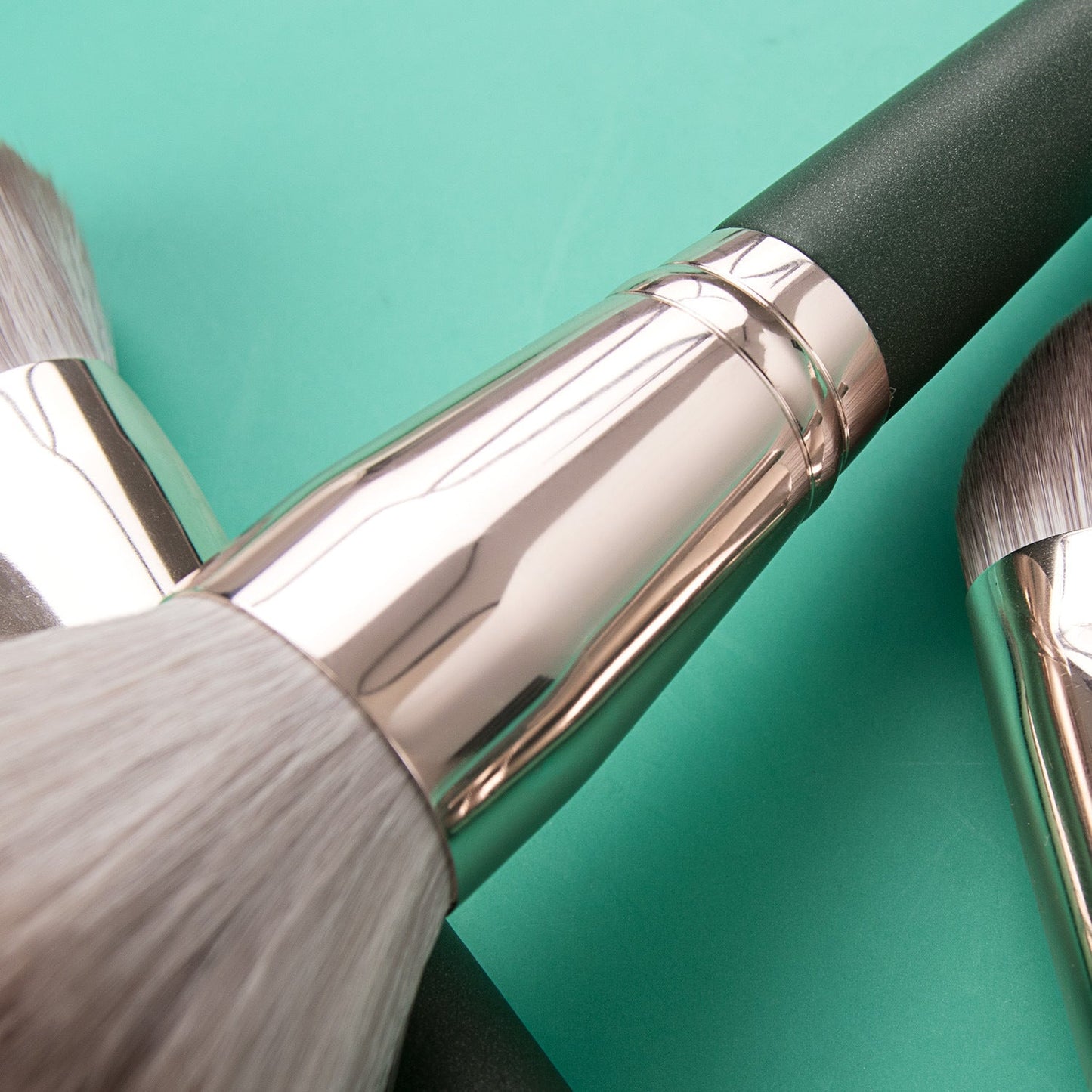 Juego de brochas de maquillaje portátil de 14 piezas con pelo de fibra suave
