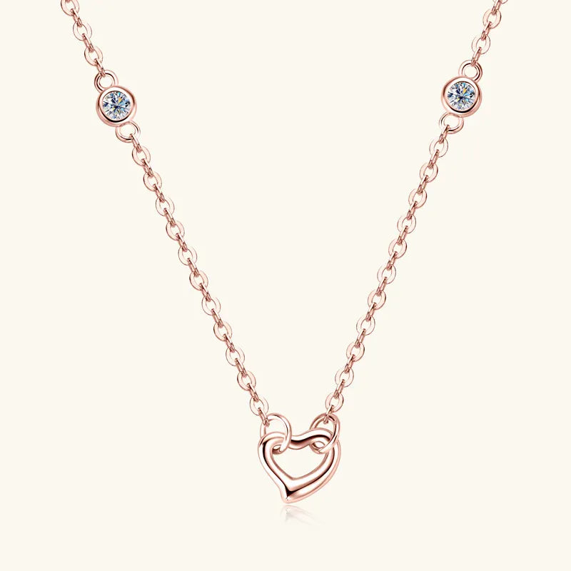 Collar de Corazón de Moissanita en Plata de Ley 925